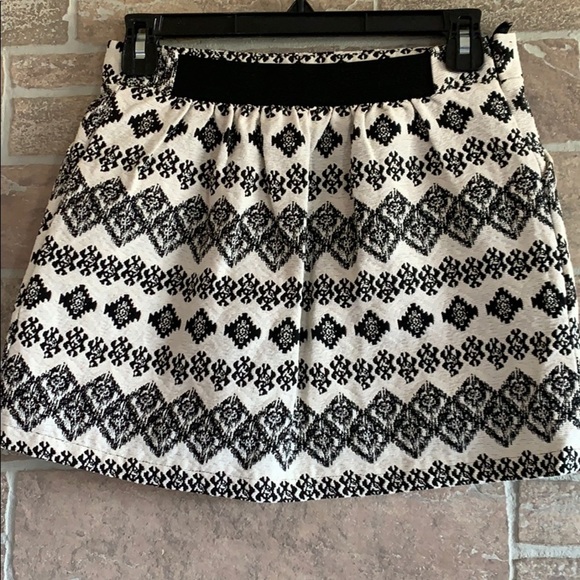 Freeway Printed Skirt - Picture 3 of 5